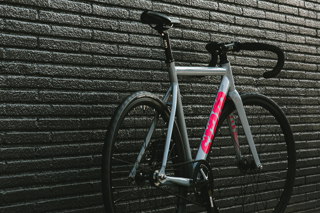 6061 BLACK LABEL V3 - GRIS/FUCHSIA - STATE BICYCLE CO