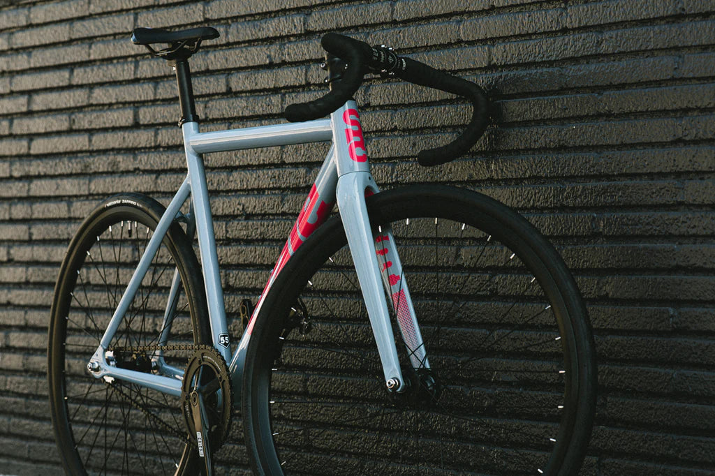 6061 BLACK LABEL V3 - GRIS/FUCHSIA - STATE BICYCLE CO