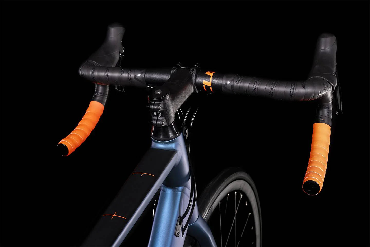 ATTAIN - ATLANTICBLUE N ORANGE - CUBE 2022