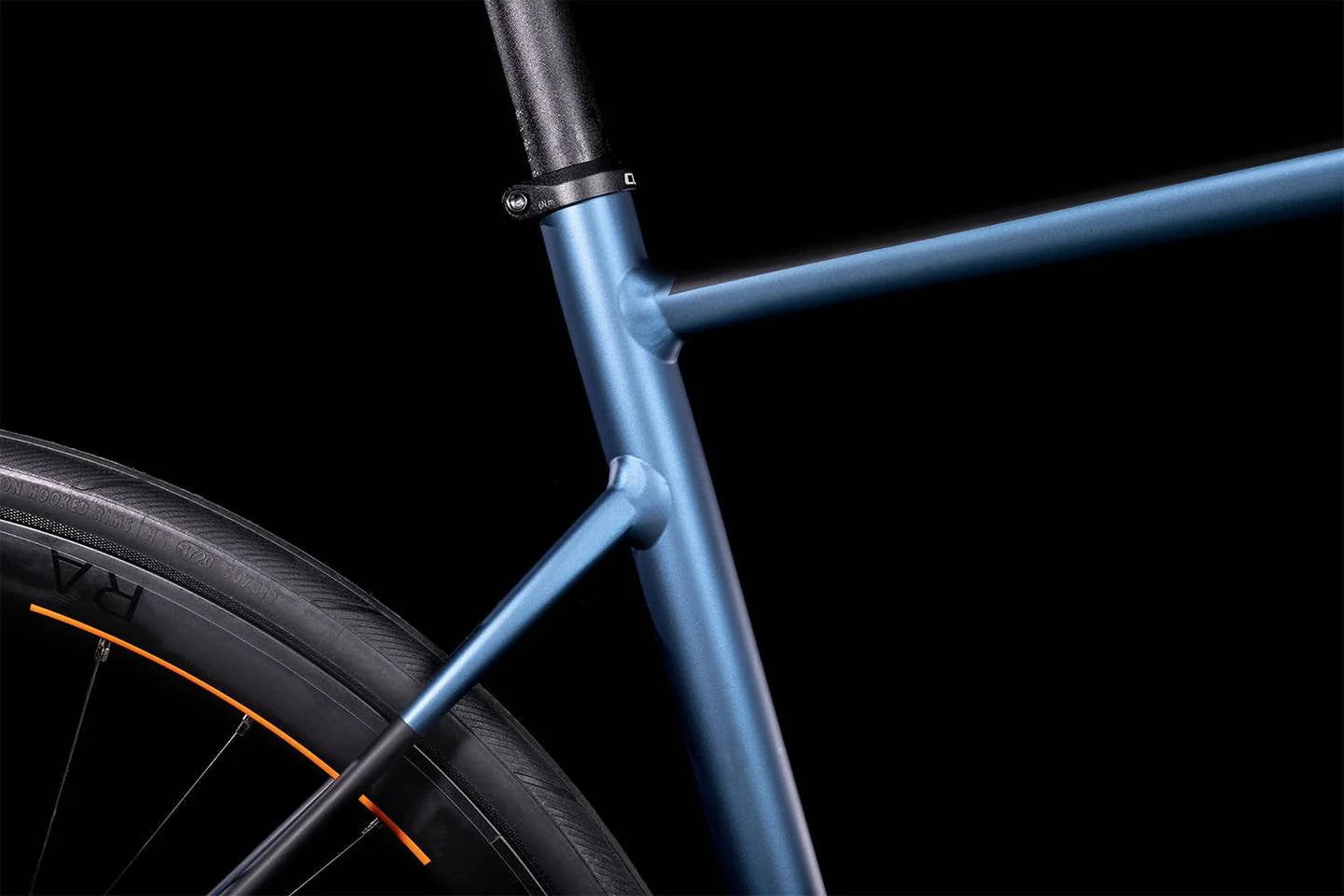 ATTAIN - ATLANTICBLUE N ORANGE - CUBE 2022