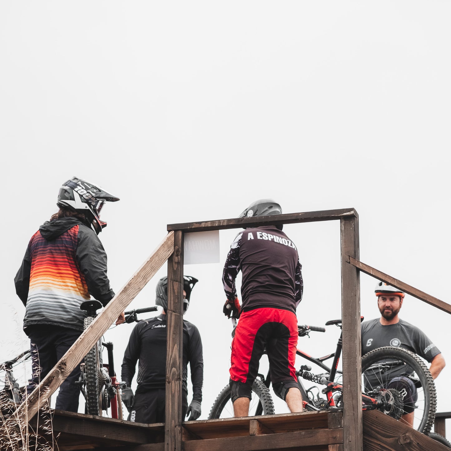 Tickets - SCRT LOCATION 🤟